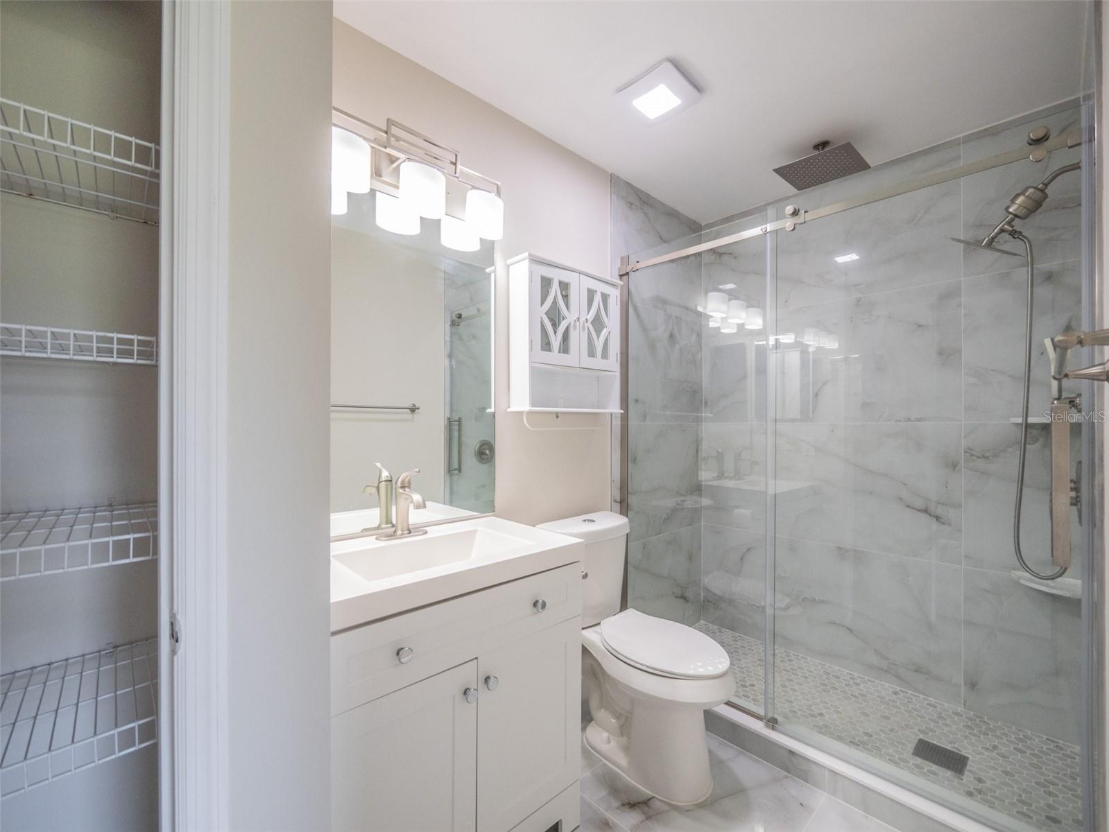 Image 24 of 35 For 746-748 Mink Ct