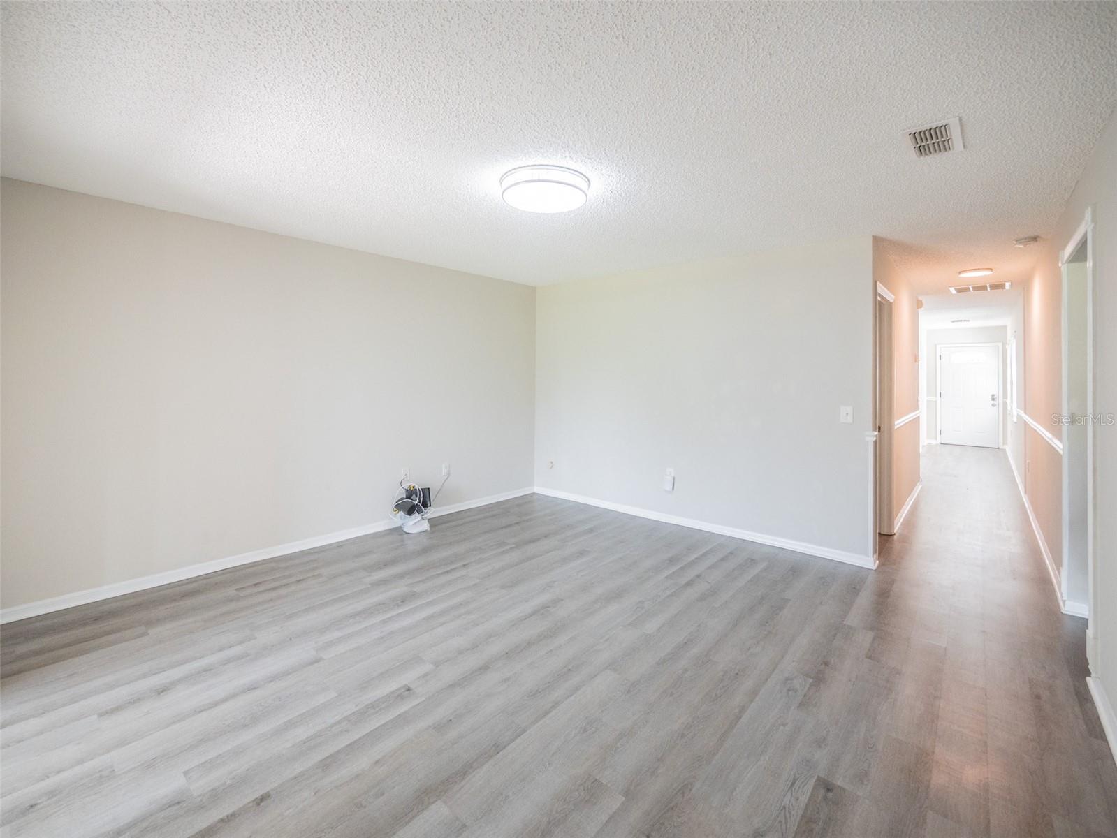 Image 25 of 35 For 746-748 Mink Ct