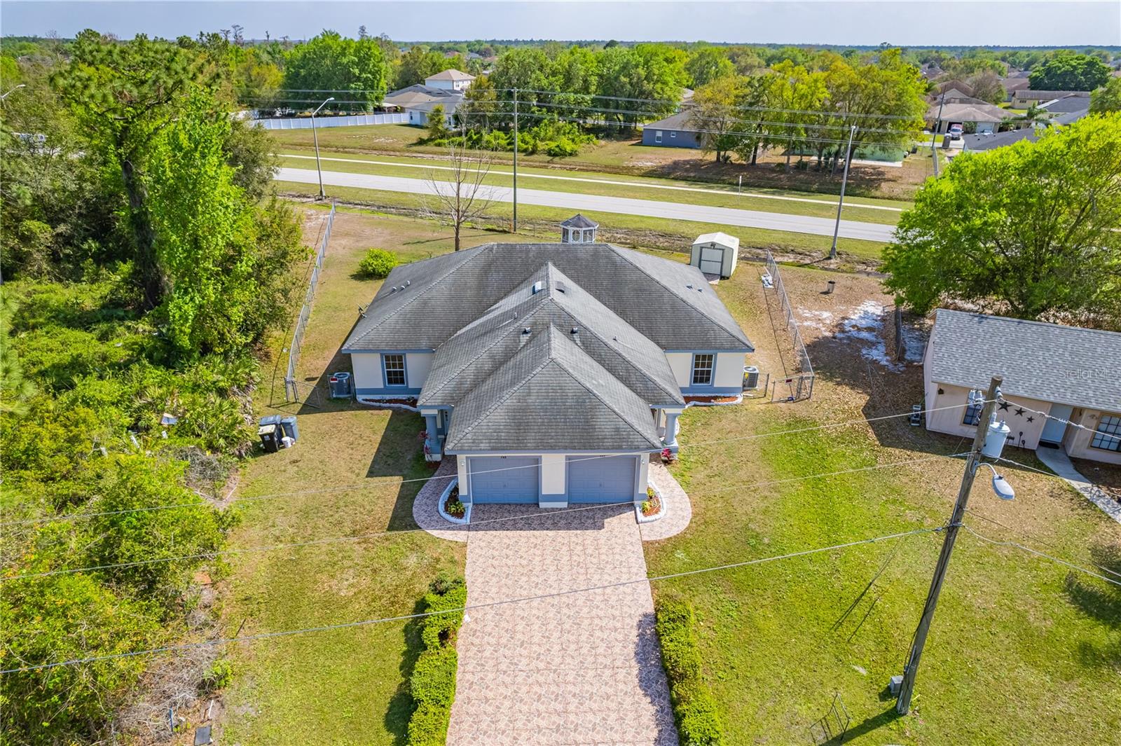 Image 3 of 35 For 746-748 Mink Ct