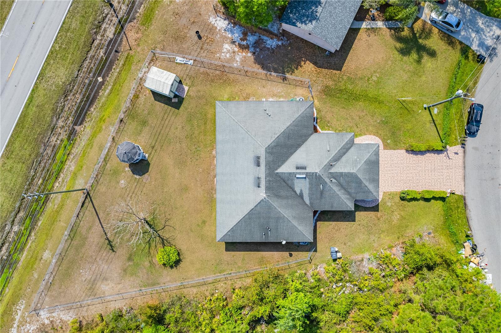 Image 4 of 35 For 746-748 Mink Ct