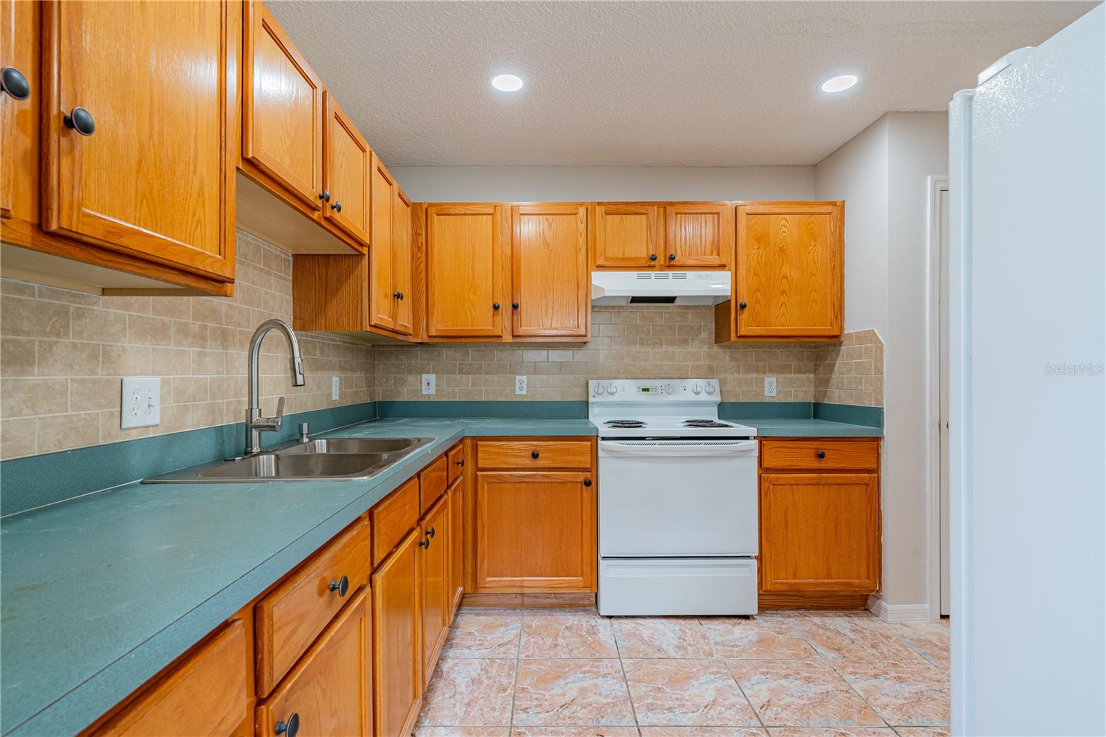 Image 5 of 35 For 746-748 Mink Ct