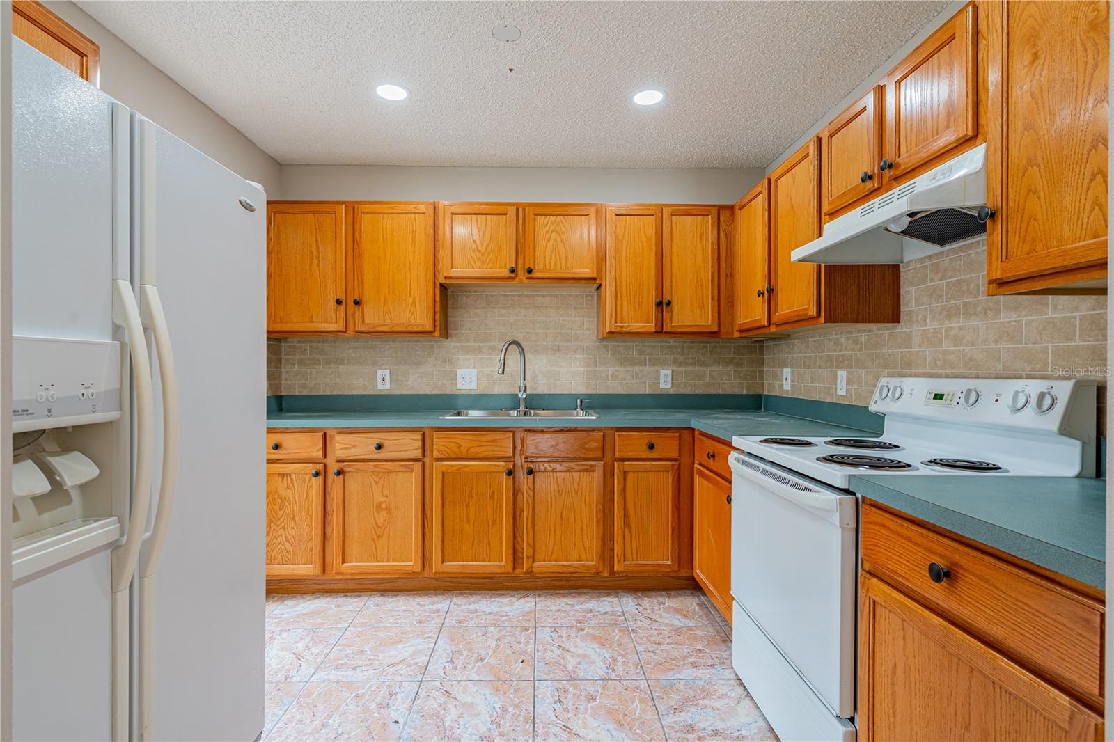 Image 6 of 35 For 746-748 Mink Ct