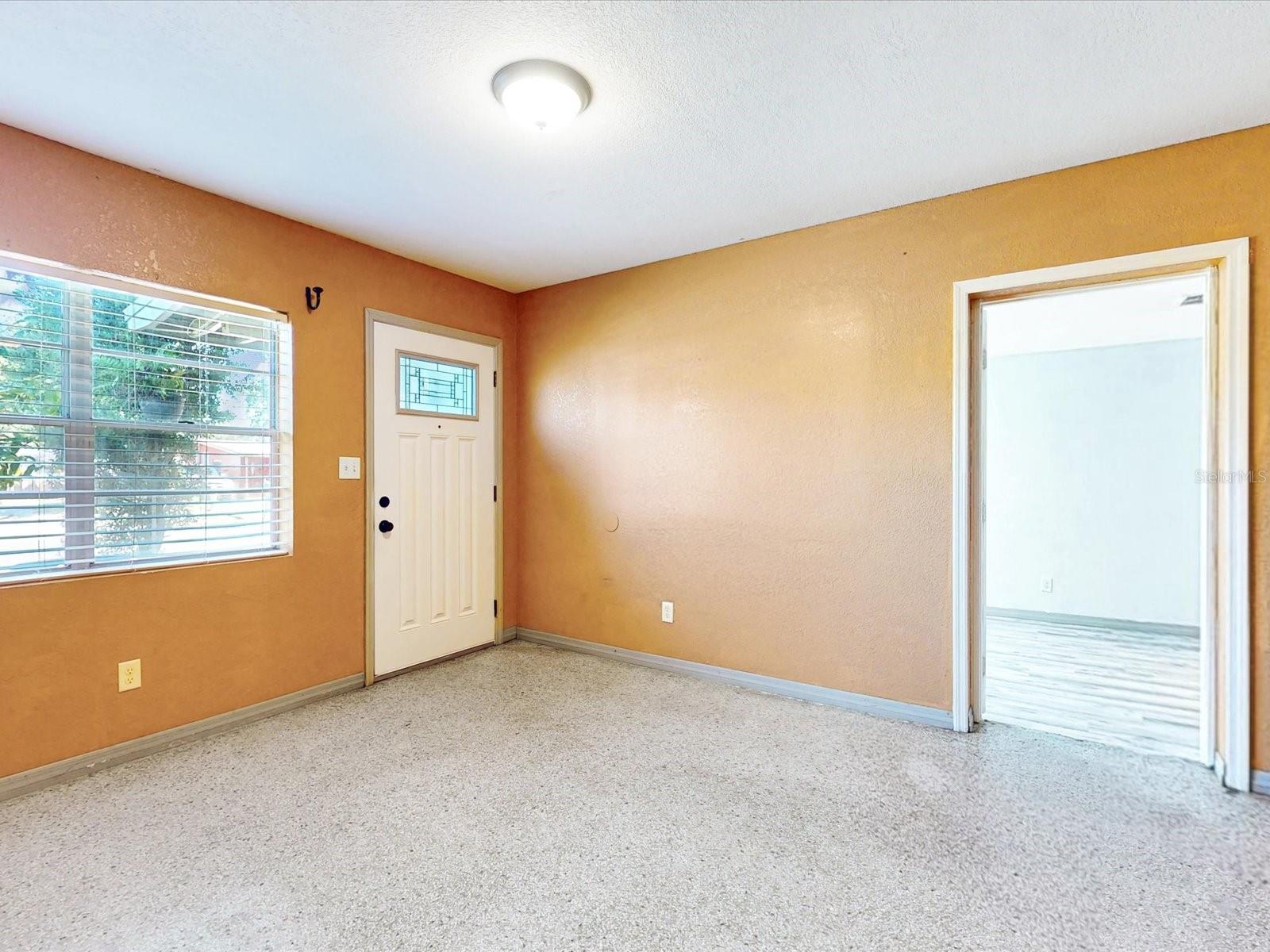 Image 12 of 36 For 2502 Beaumont Avenue