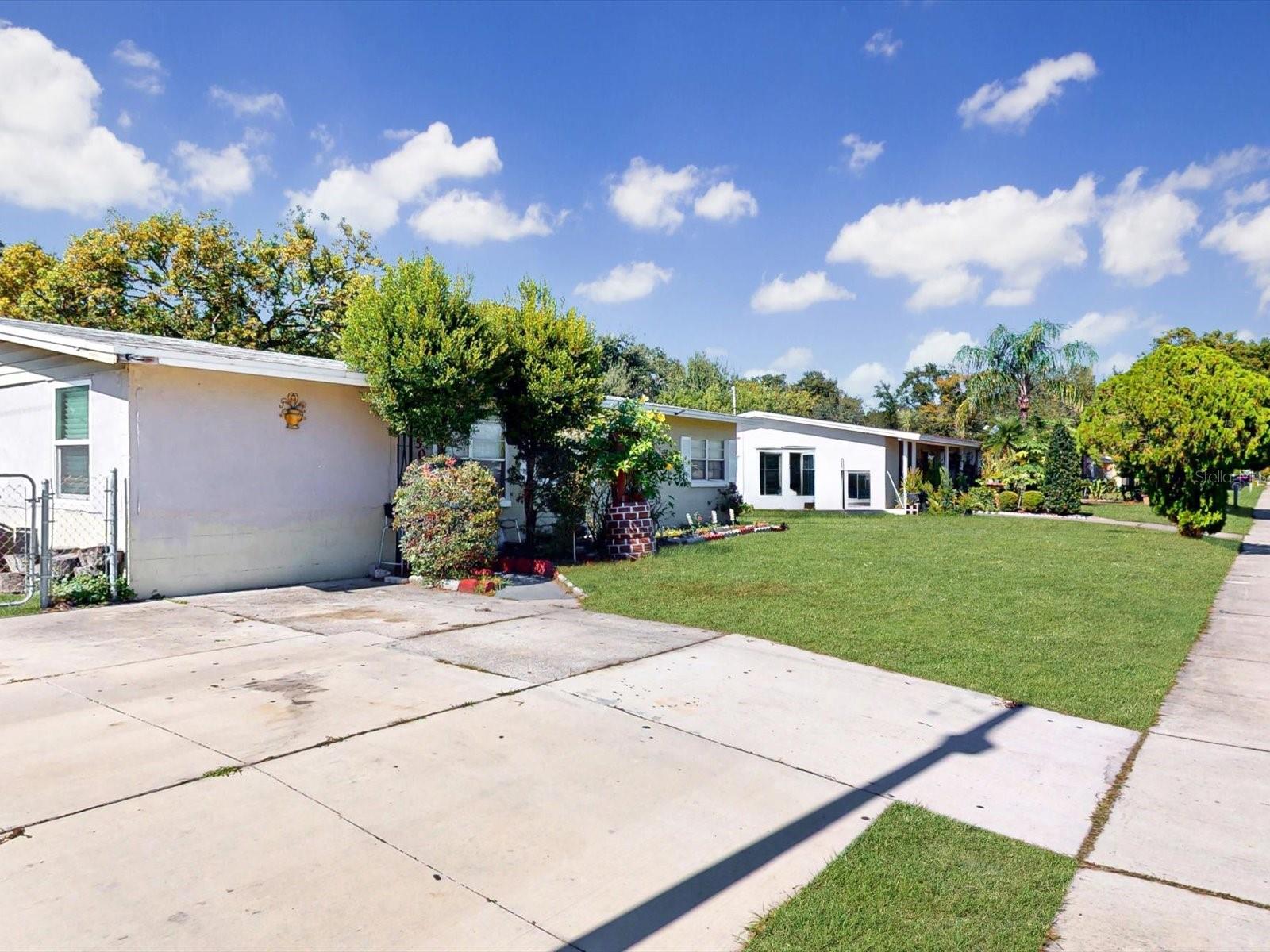 Image 2 of 36 For 2502 Beaumont Avenue