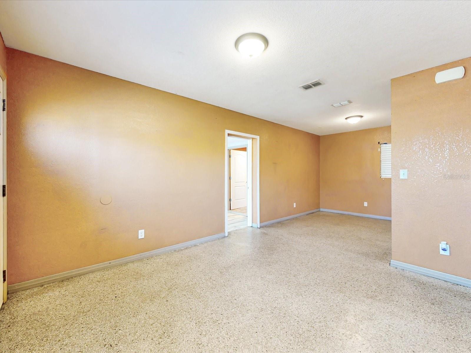 Image 6 of 36 For 2502 Beaumont Avenue