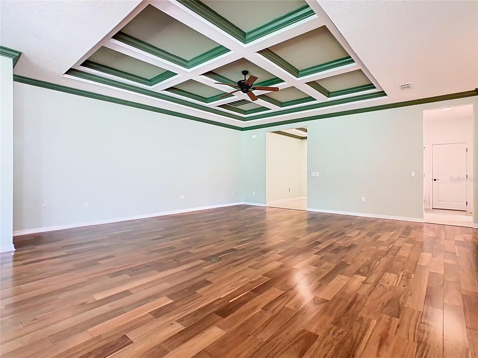 Image 30 of 68 For 543 Via Vitale Court