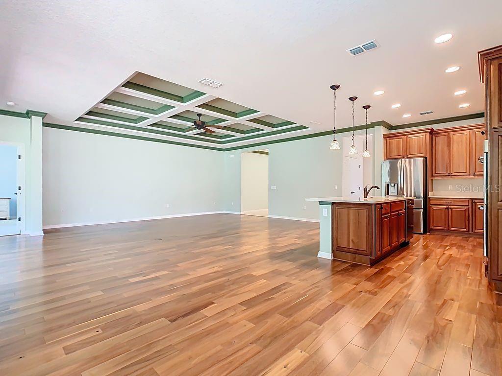 Image 32 of 68 For 543 Via Vitale Court