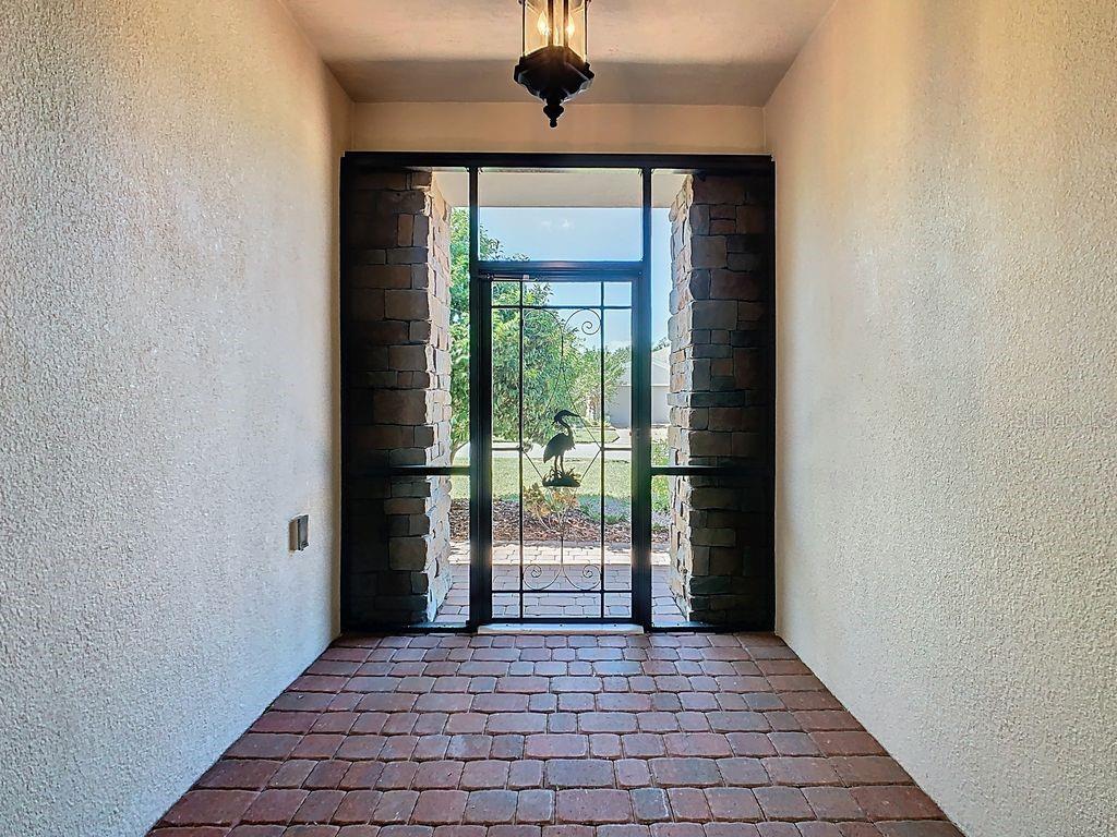 Image 9 of 68 For 543 Via Vitale Court