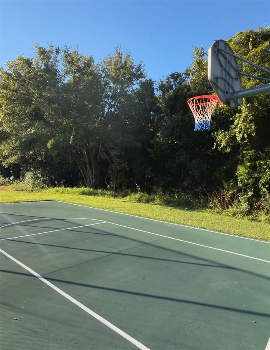 Image 21 of 30 For 1090 Park Ridge Circle