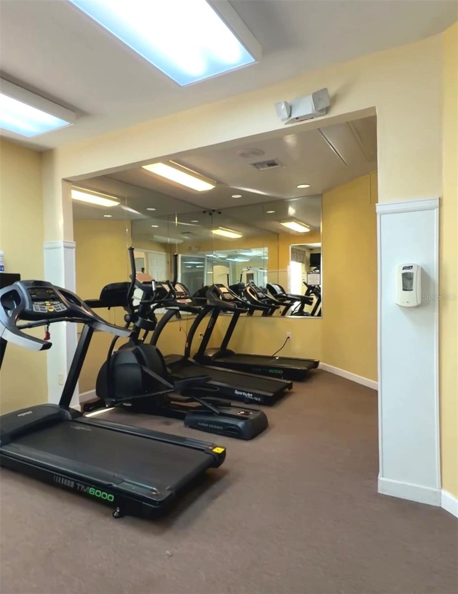 Image 26 of 30 For 1090 Park Ridge Circle