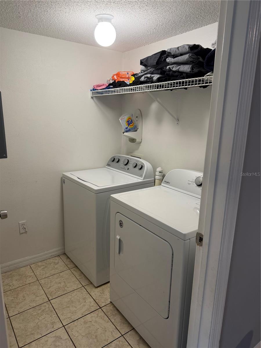 Image 27 of 30 For 1090 Park Ridge Circle