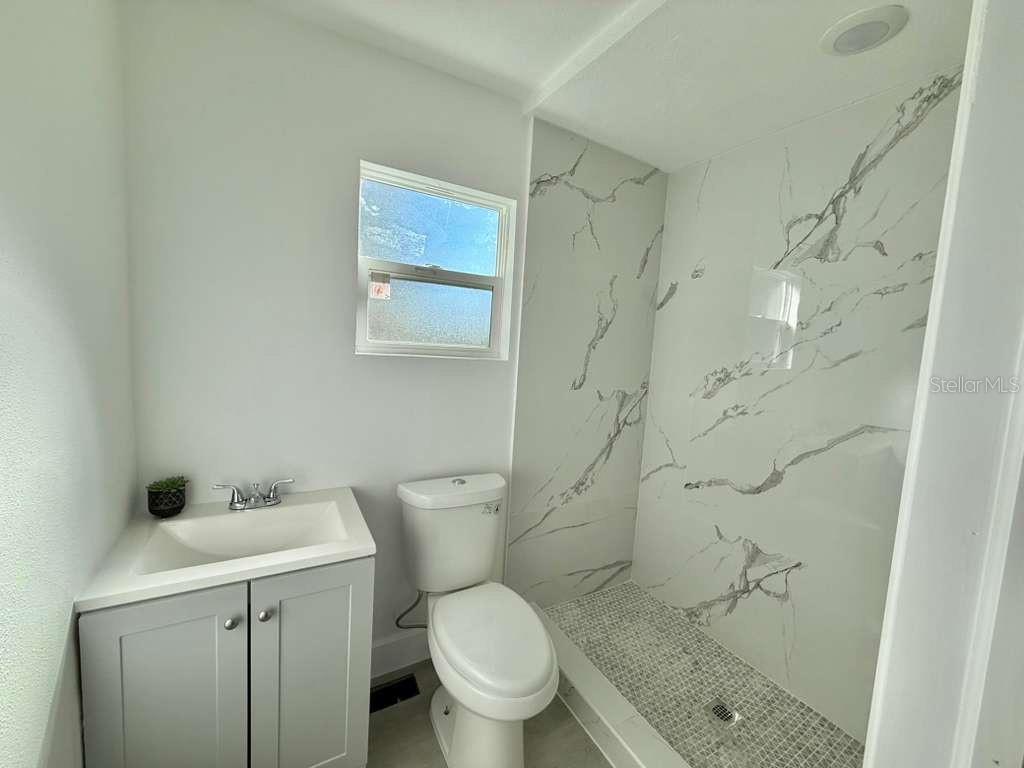 Image 11 of 69 For 1605 8th Street