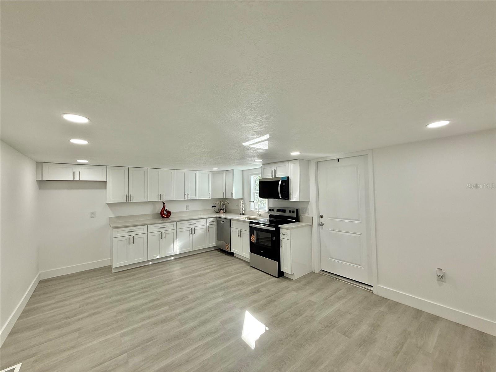 Image 6 of 69 For 1605 8th Street