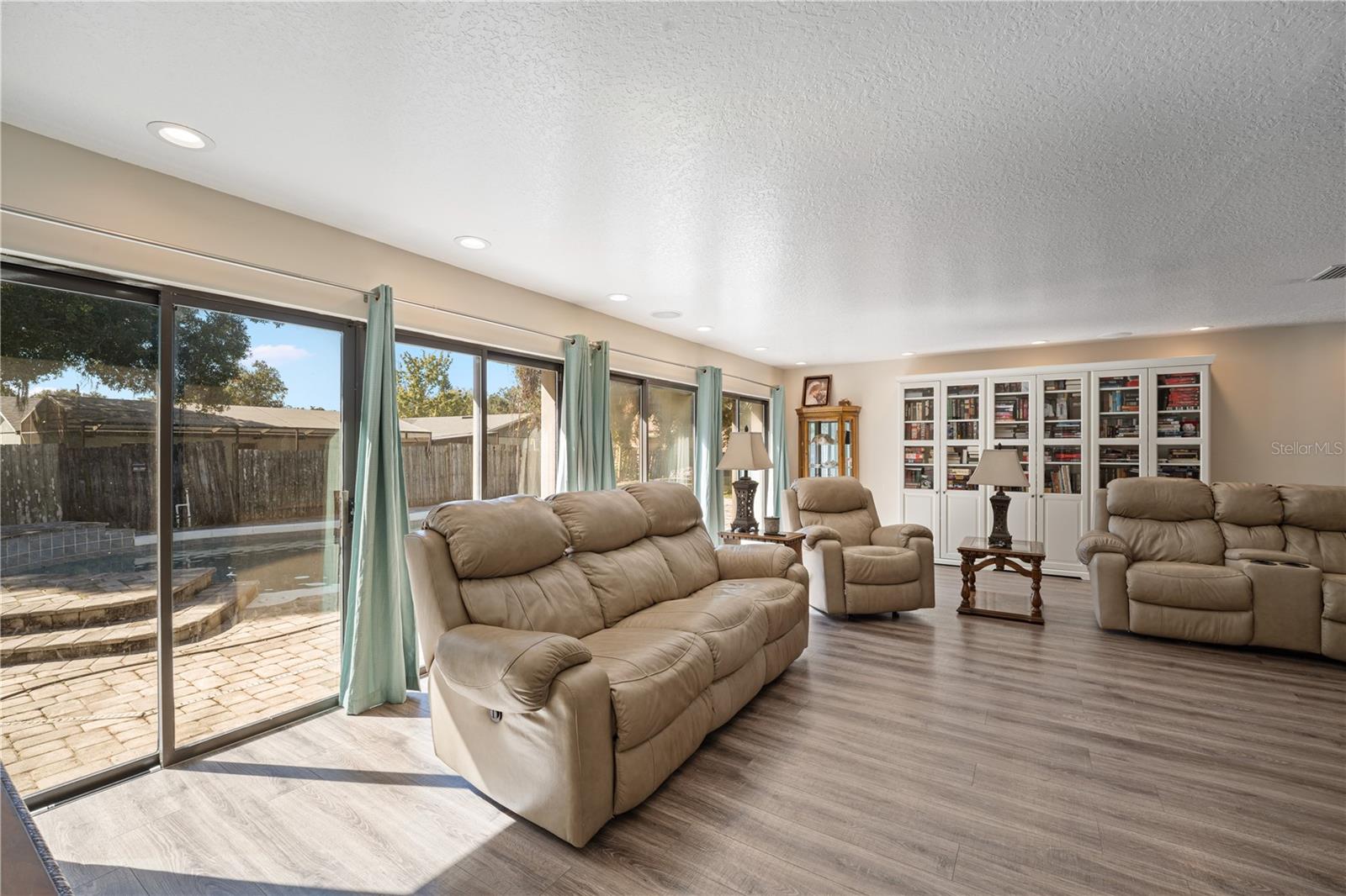 Image 17 of 29 For 1476 Heather Way