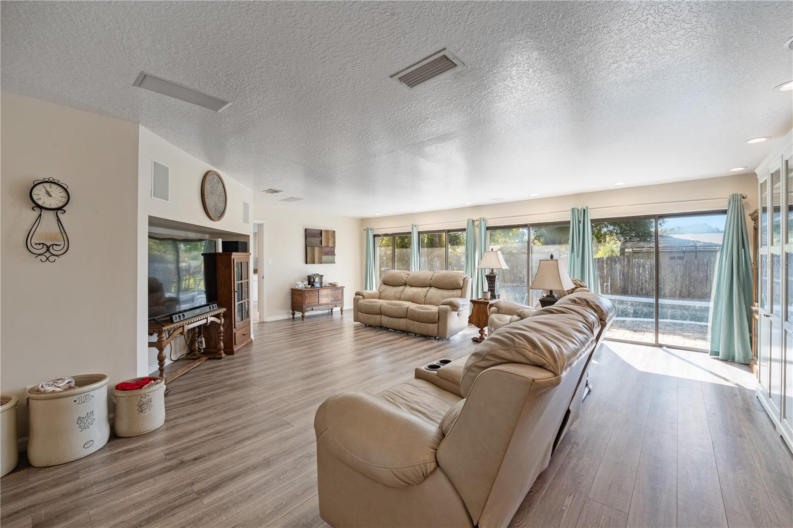 Image 19 of 29 For 1476 Heather Way