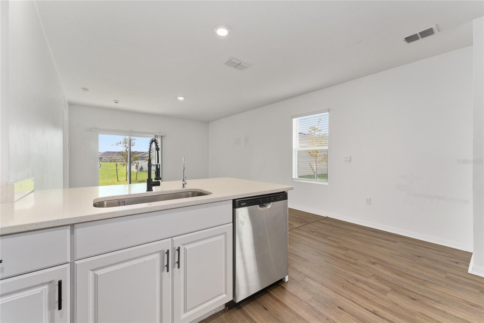 Image 18 of 28 For 1982 King Ranch Street