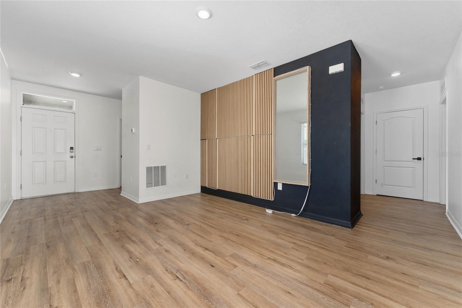 Image 5 of 28 For 1982 King Ranch Street