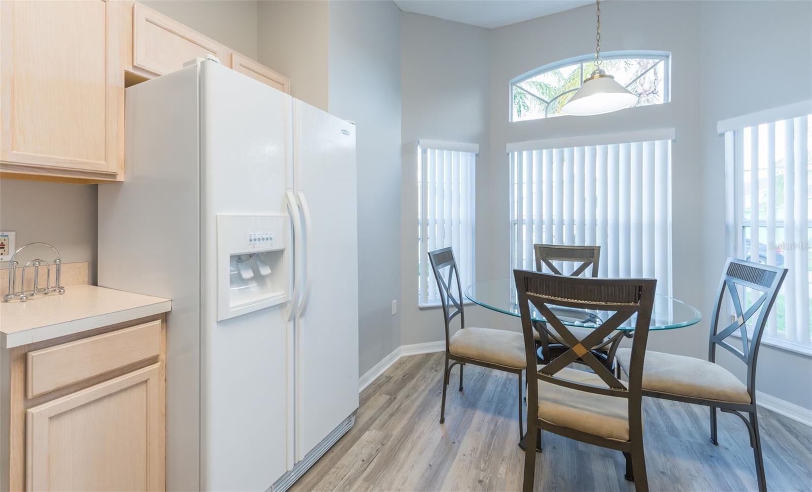 Image 5 of 13 For 211 Aylesbury Lane