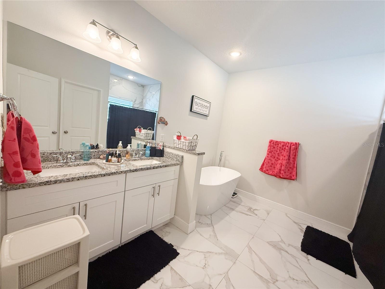 Image 13 of 23 For 25 Zinnia Lane E