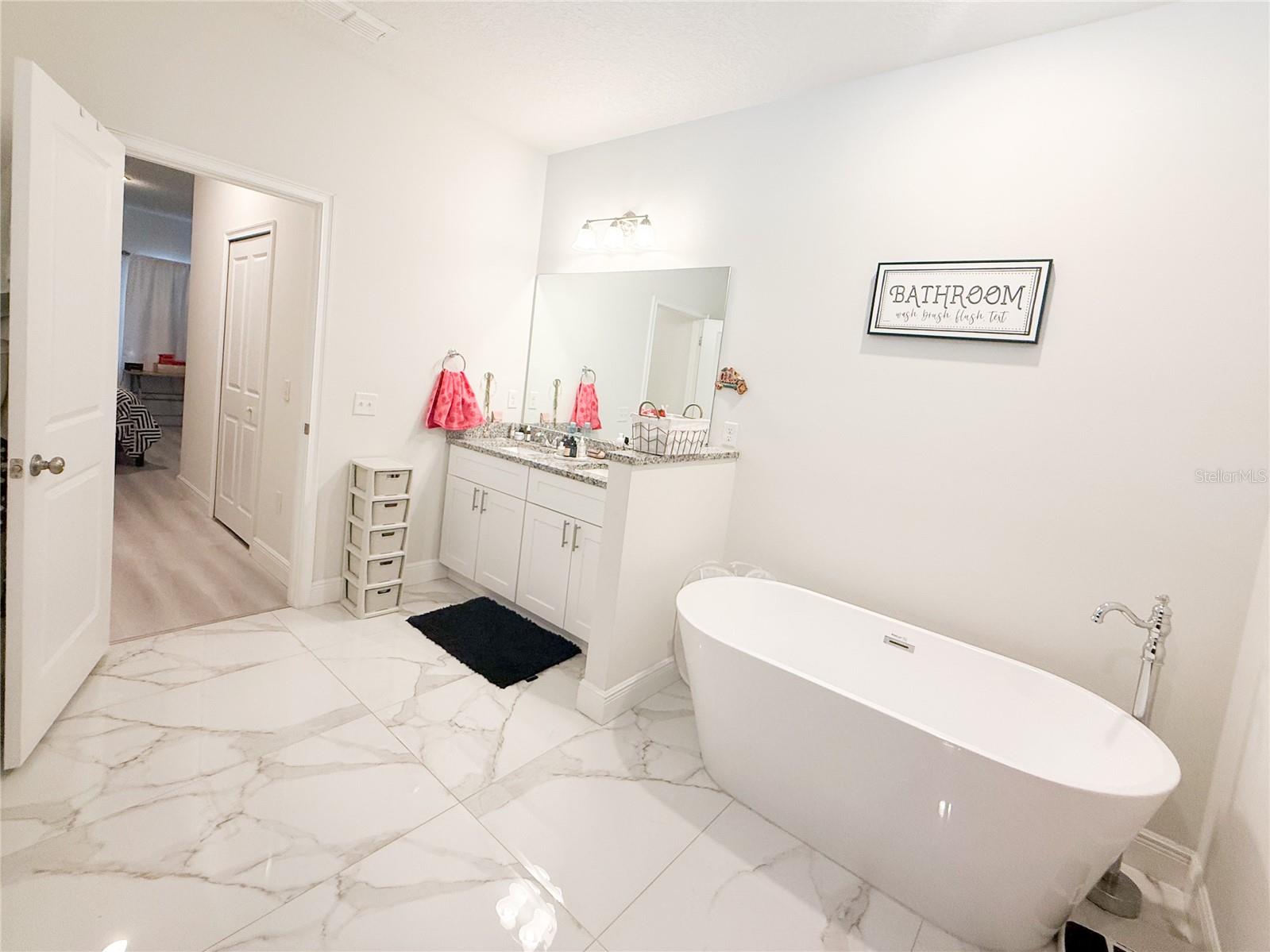 Image 15 of 23 For 25 Zinnia Lane E