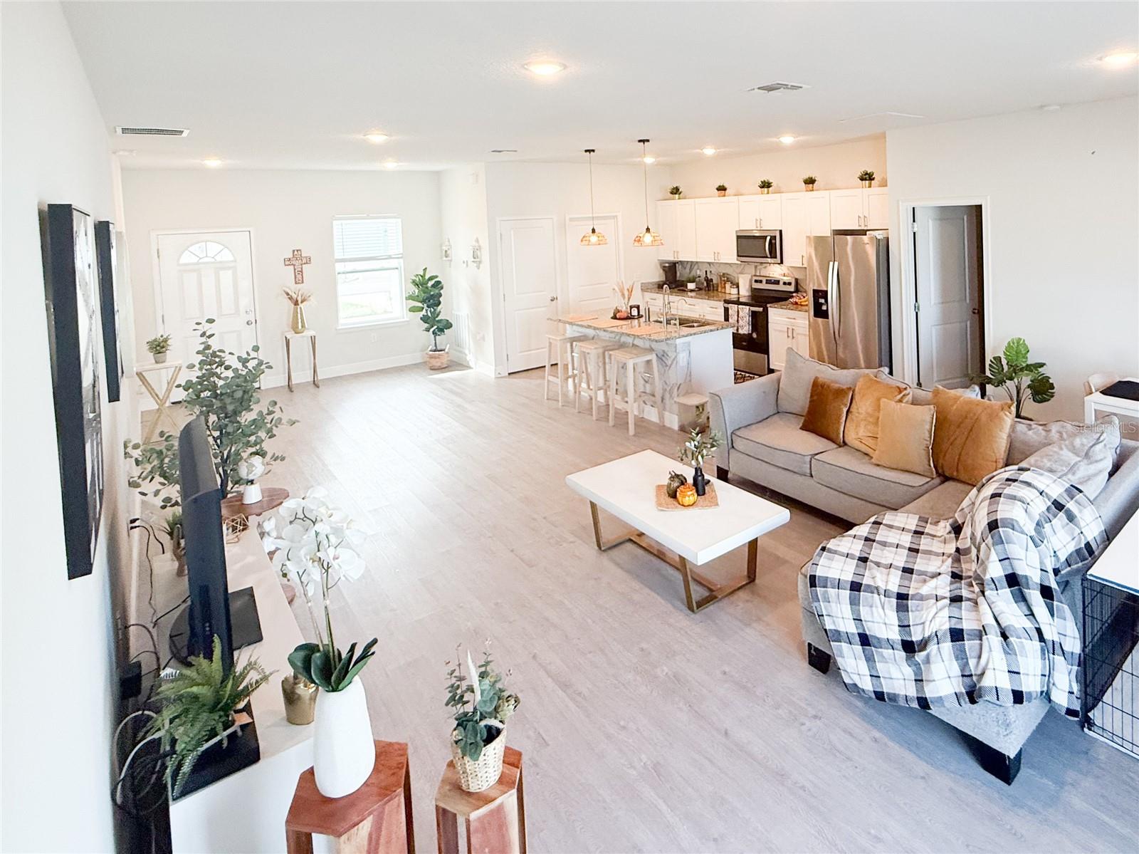 Image 6 of 23 For 25 Zinnia Lane E