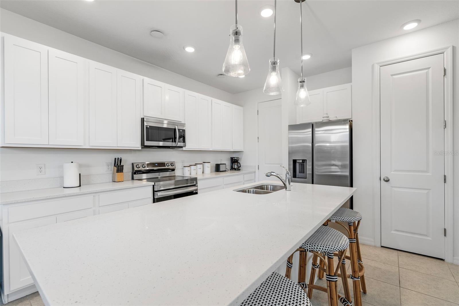 Image 12 of 46 For 689 Longboat Drive