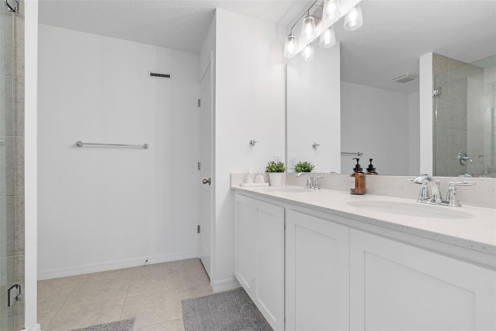 Image 26 of 46 For 689 Longboat Drive