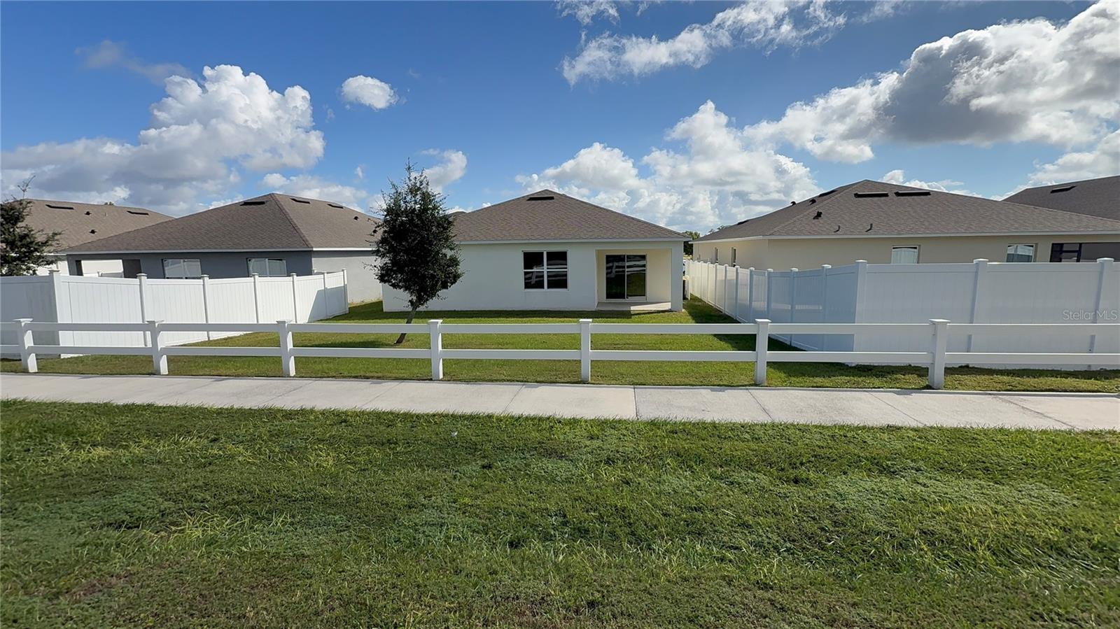 Image 22 of 30 For 611 Autumn Stream Drive