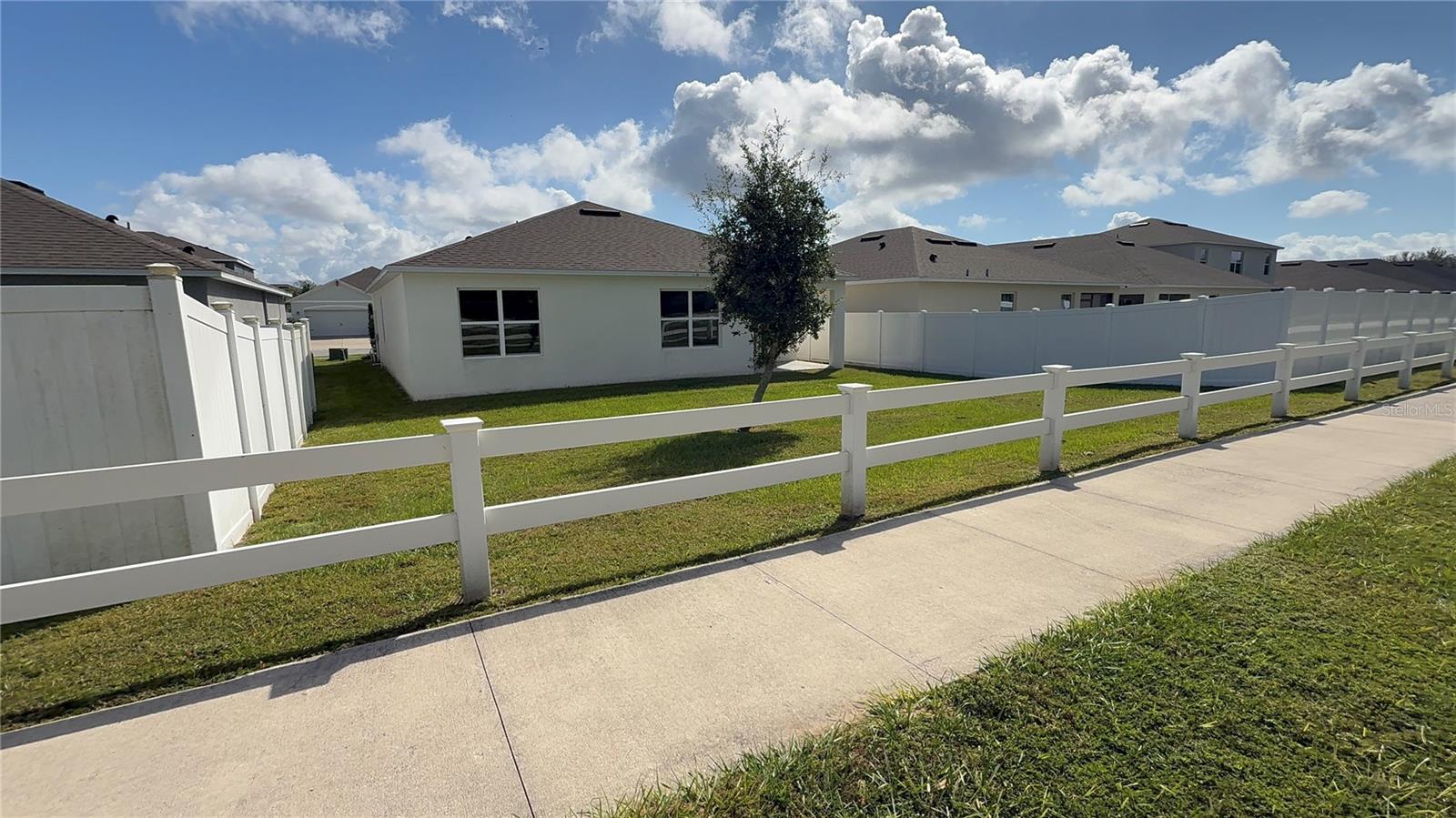 Image 24 of 30 For 611 Autumn Stream Drive