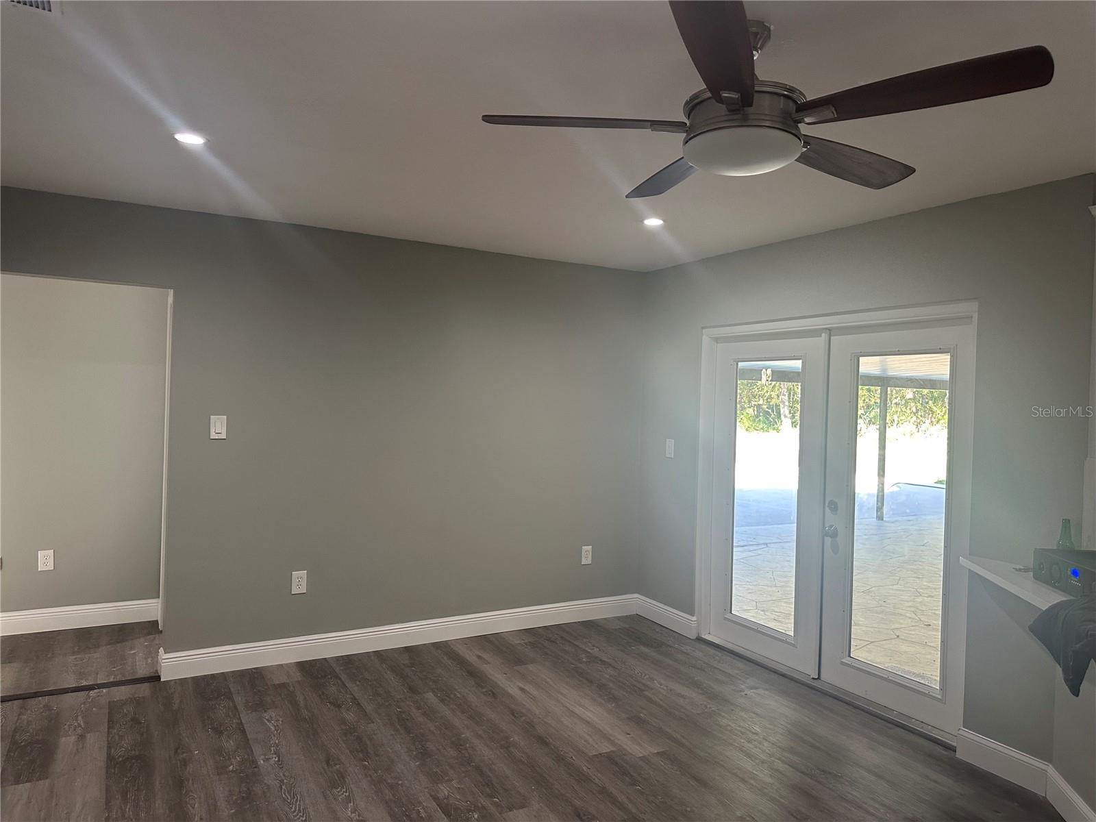 Image 37 of 42 For 3101 Granada Boulevard