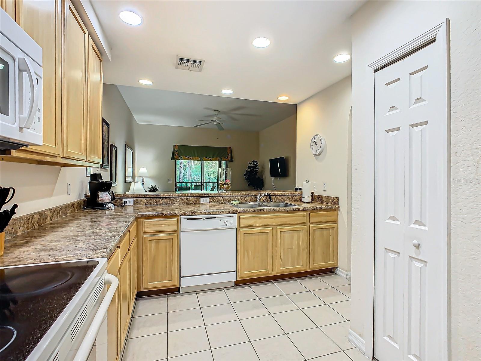 Image 10 of 42 For 3050 Pirates Retreat Court 108