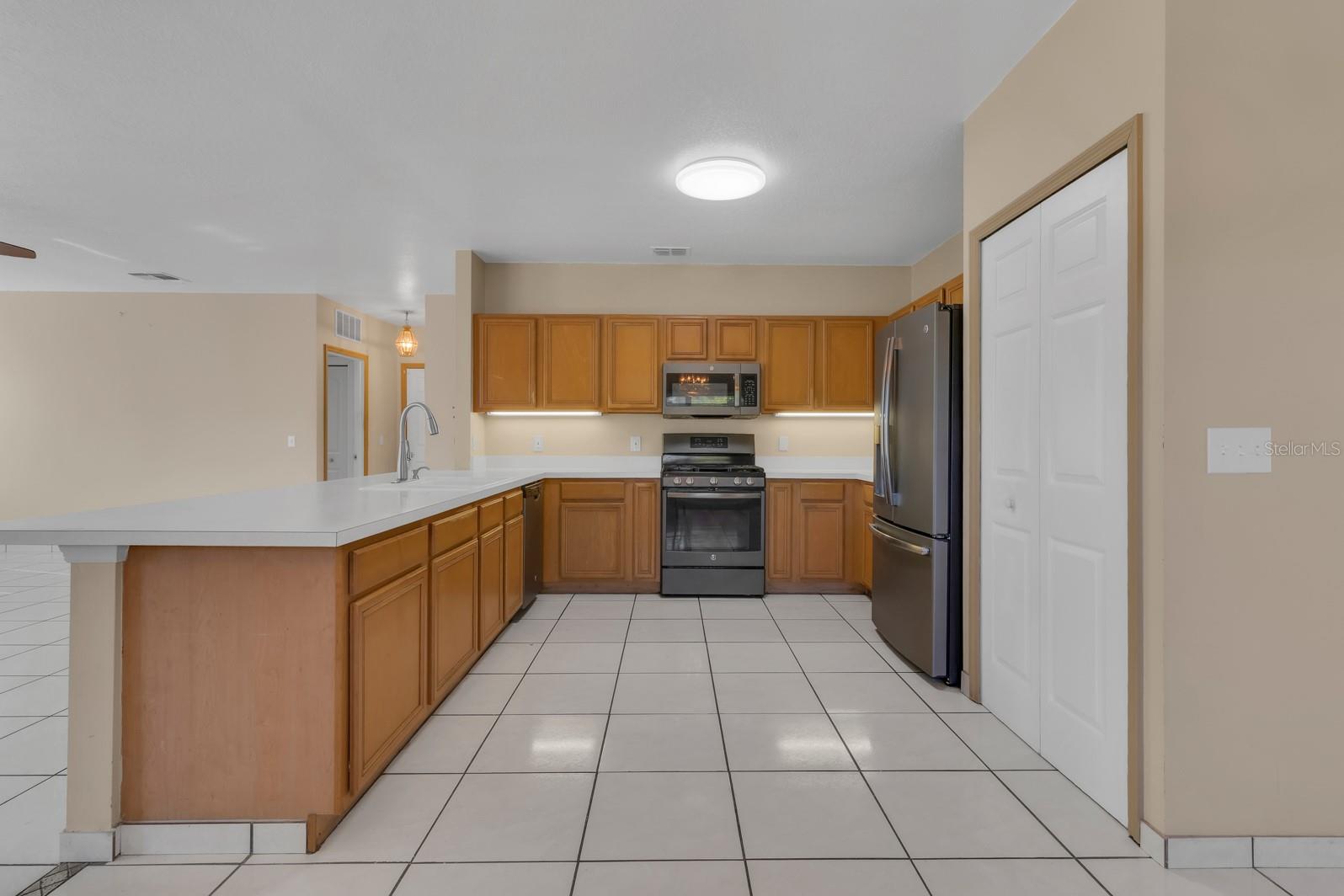 Image 14 of 48 For 5051 Heatherlake Terrace