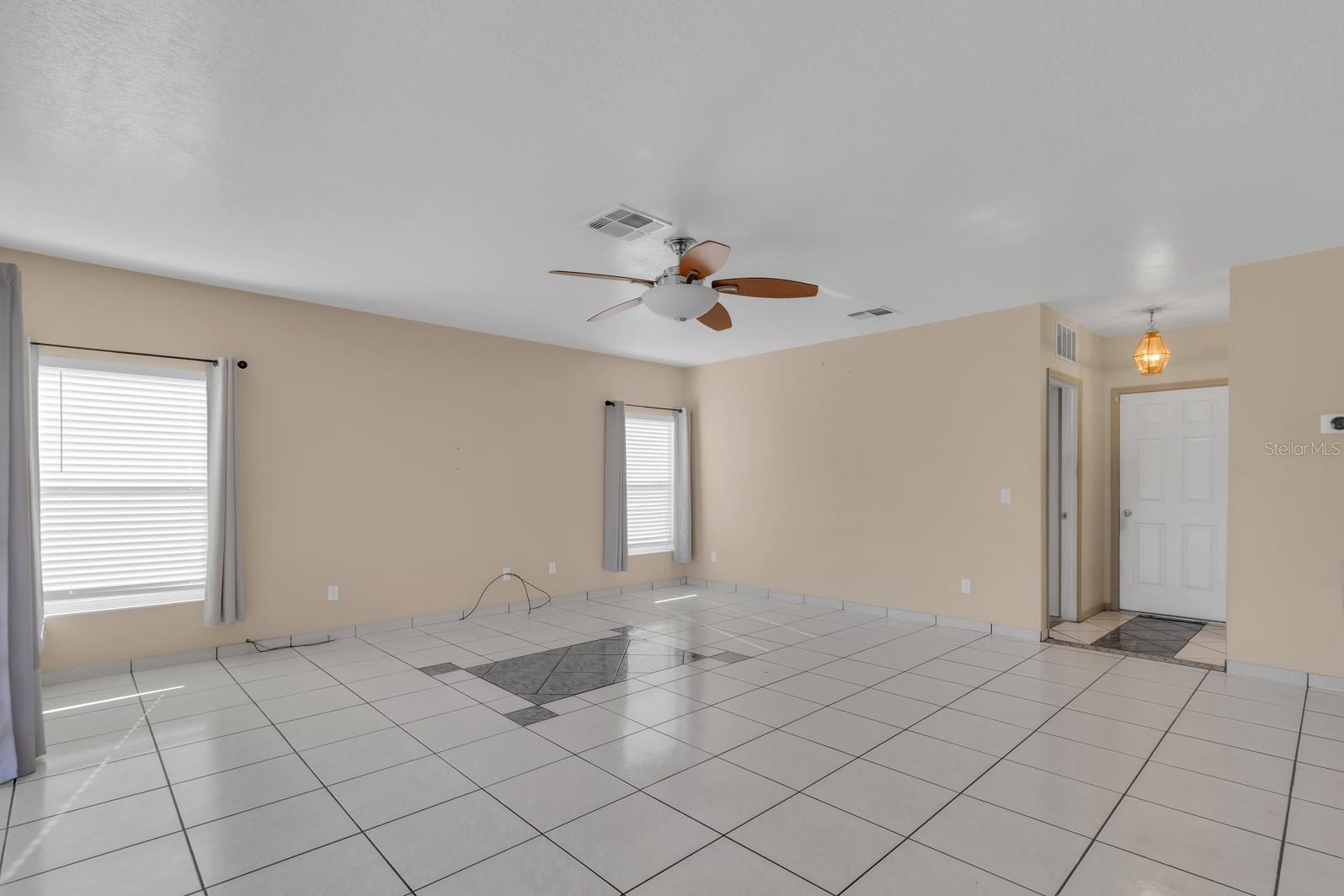 Image 19 of 48 For 5051 Heatherlake Terrace