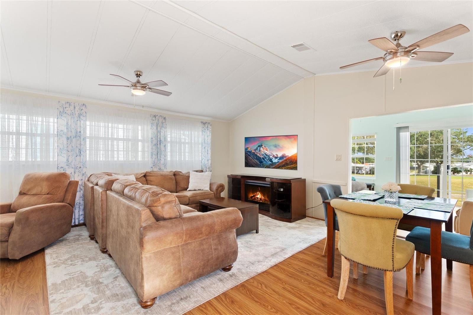 Image 13 of 42 For 16 Championship Dr