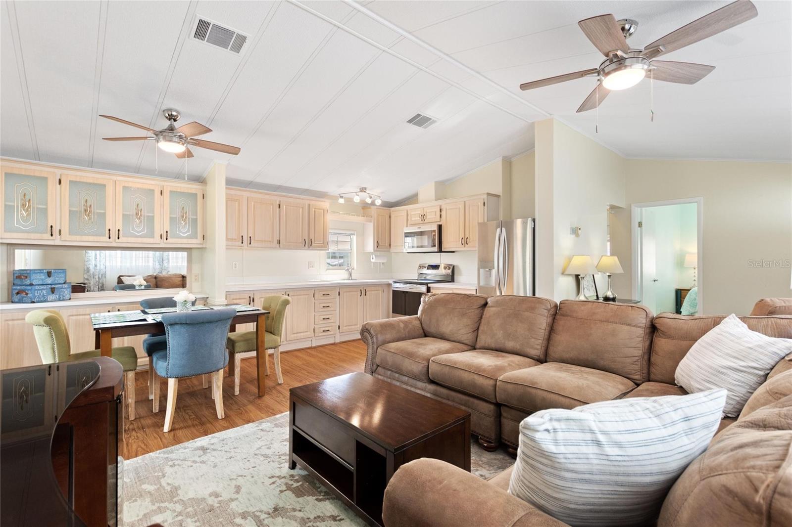 Image 14 of 42 For 16 Championship Dr