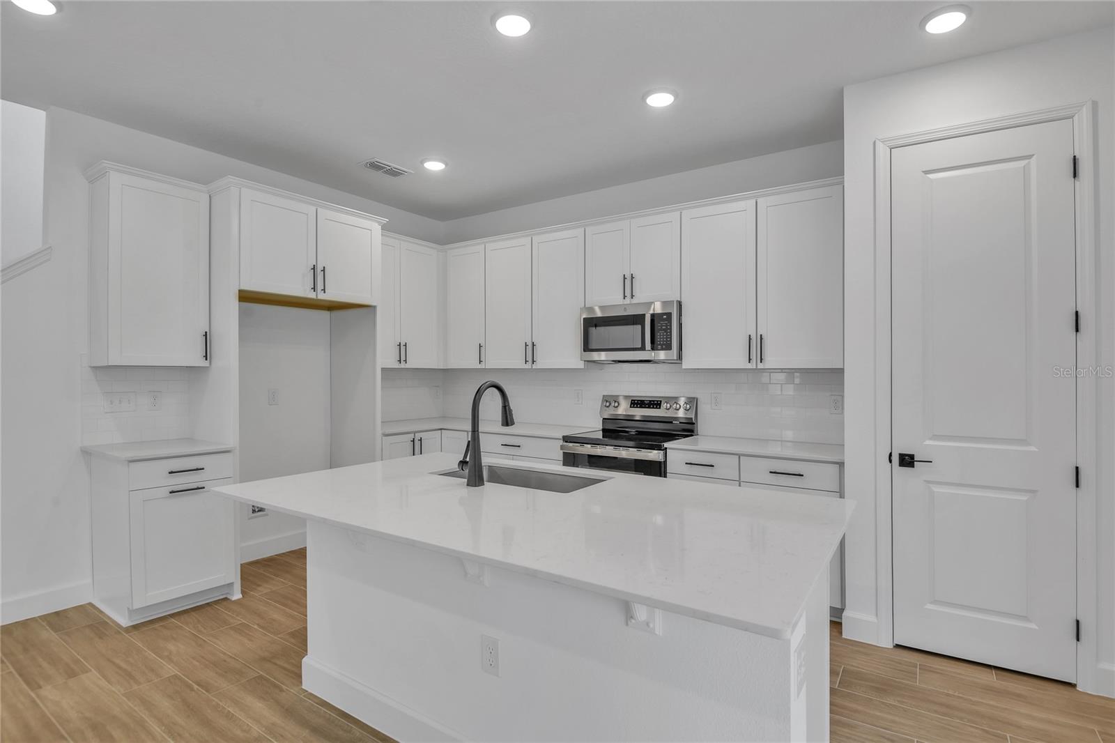 Image 3 of 22 For 1050 Cloud Ridge Court