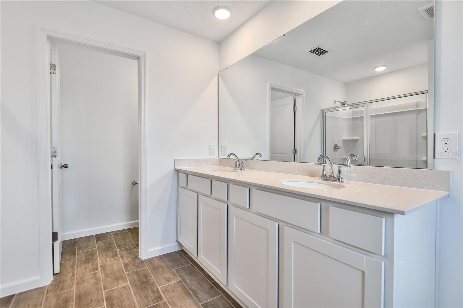 Image 17 of 22 For 5335 Mickey Avenue