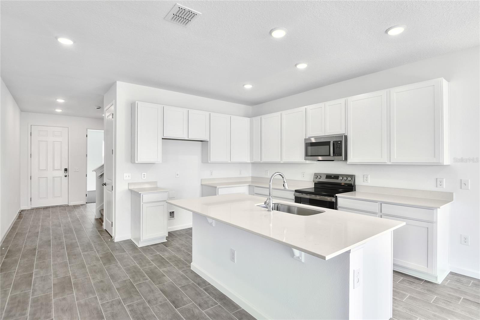 Image 5 of 22 For 5335 Mickey Avenue