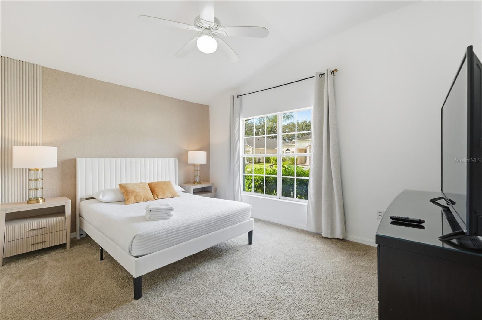 Image 13 of 24 For 345 Kildrummy Drive