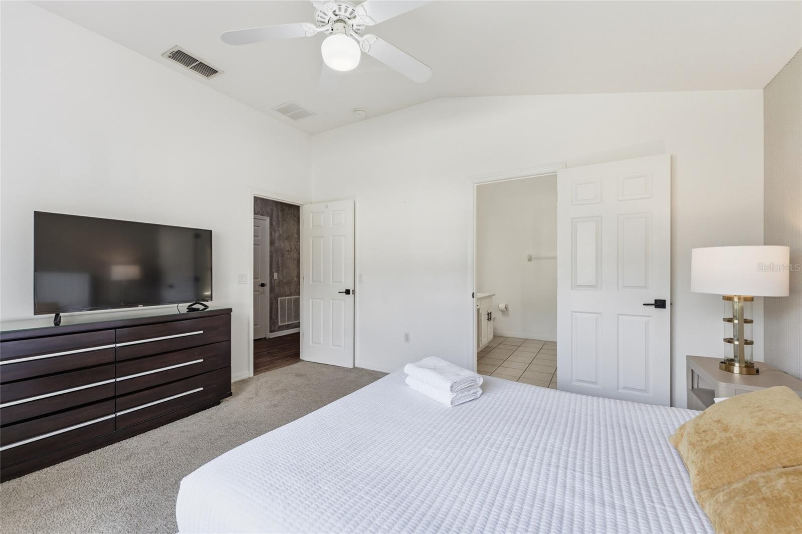 Image 14 of 24 For 345 Kildrummy Drive