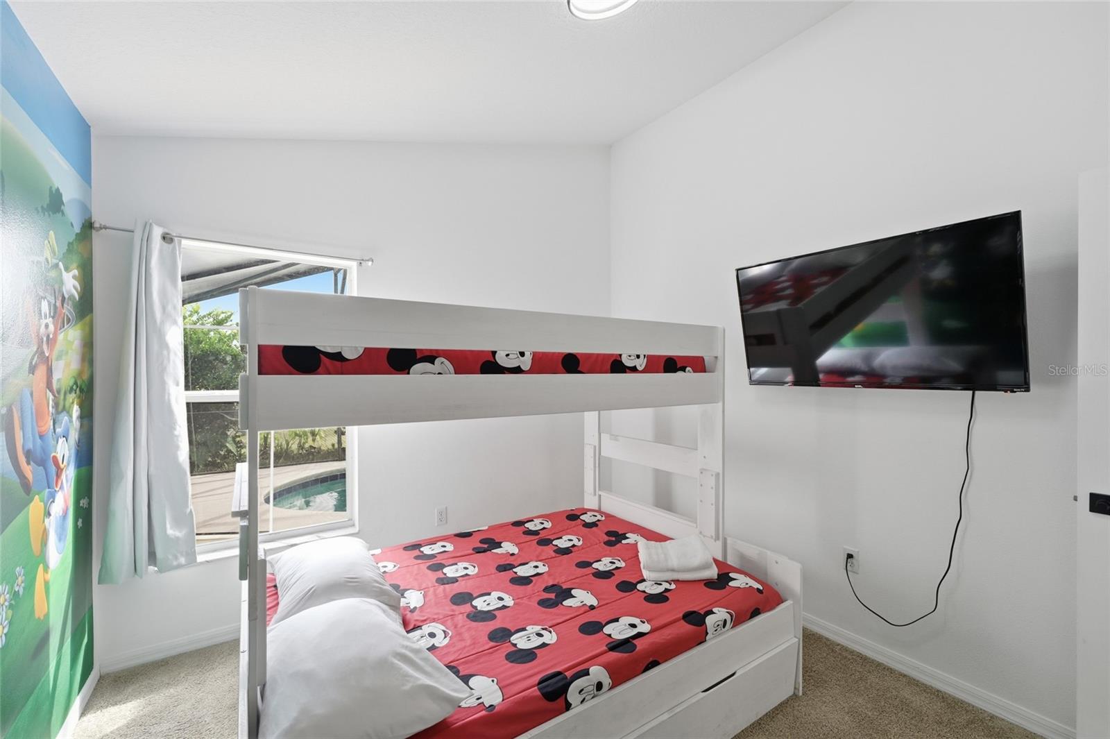 Image 20 of 24 For 345 Kildrummy Drive