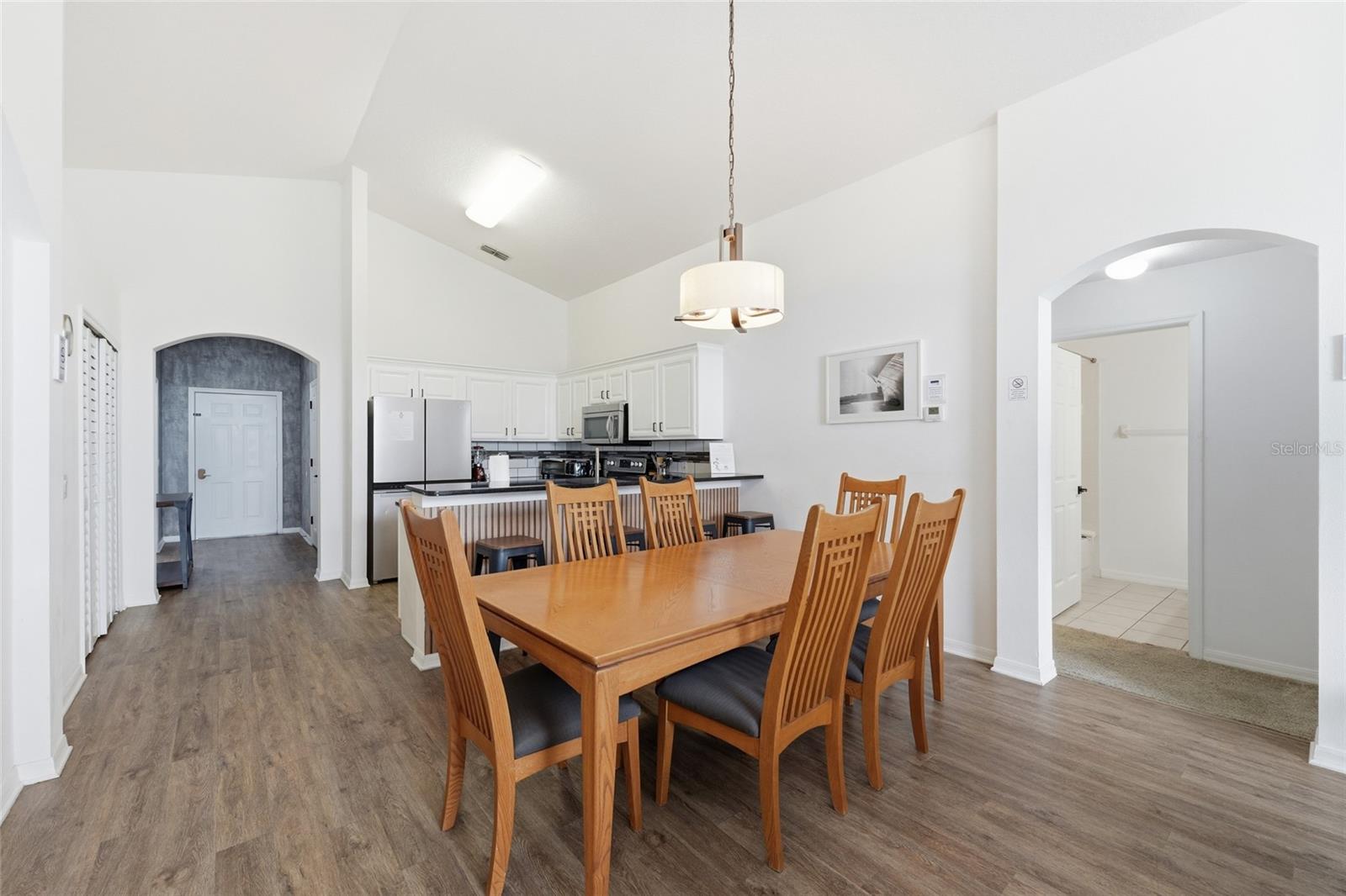 Image 5 of 24 For 345 Kildrummy Drive