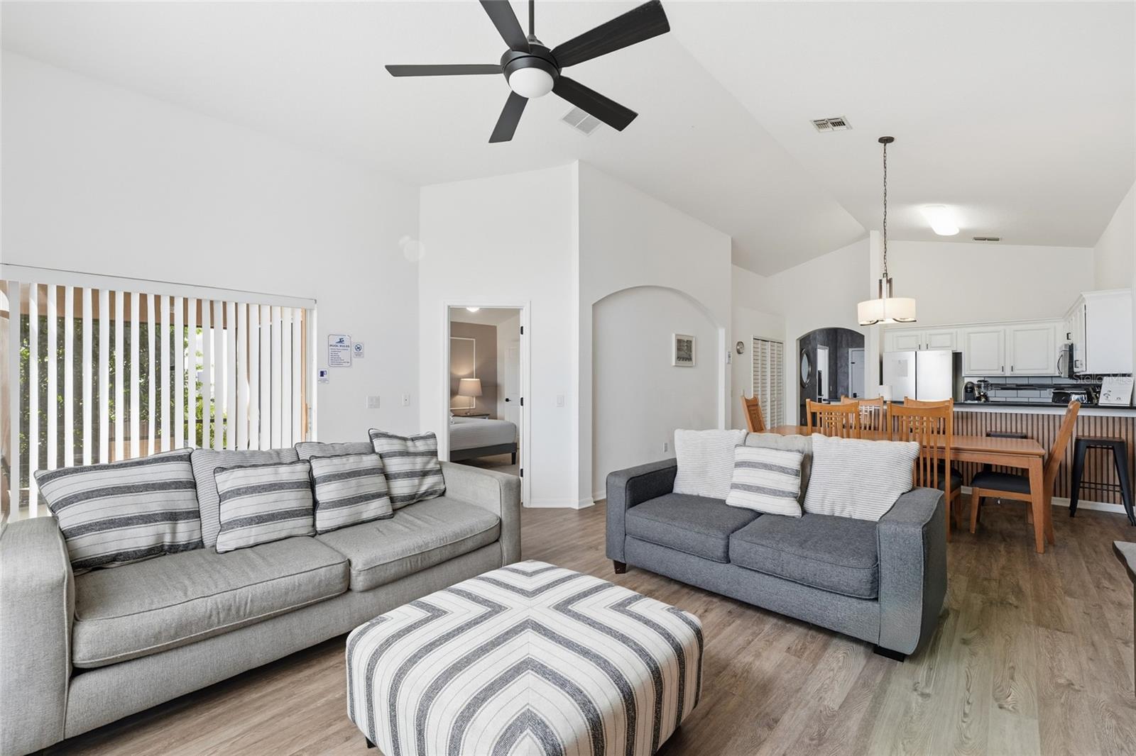 Image 9 of 24 For 345 Kildrummy Drive