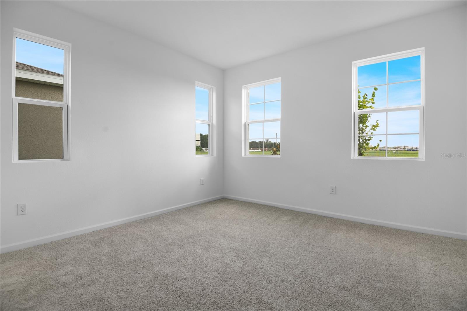 Image 3 of 20 For 5339 Mickey Avenue