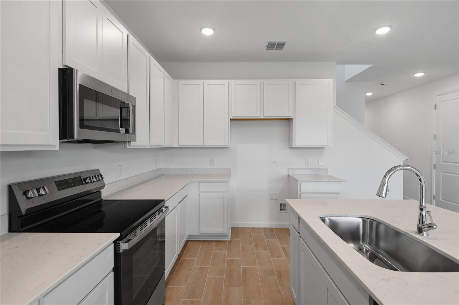 Image 6 of 20 For 5339 Mickey Avenue