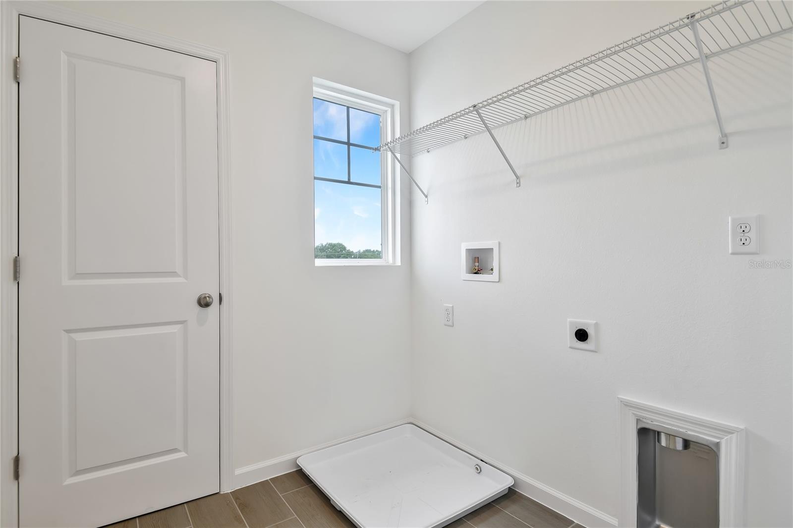 Image 20 of 20 For 1280 Daisy Hill Avenue