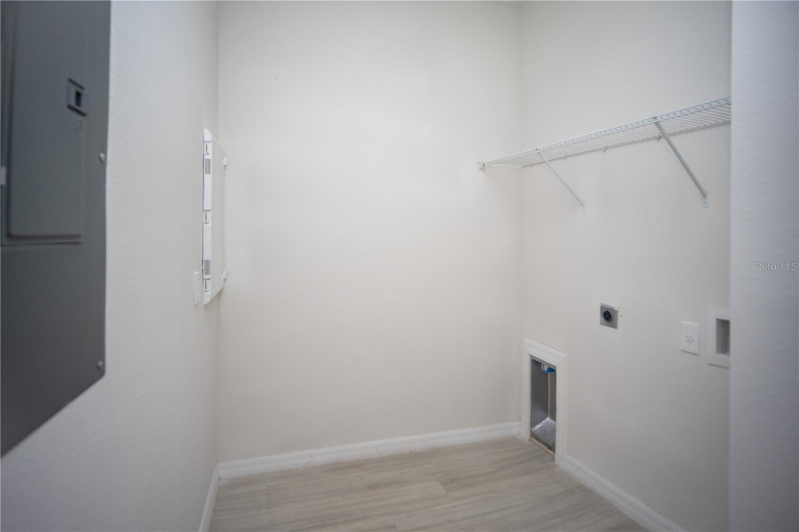 Image 7 of 15 For 2148 Penny Lane