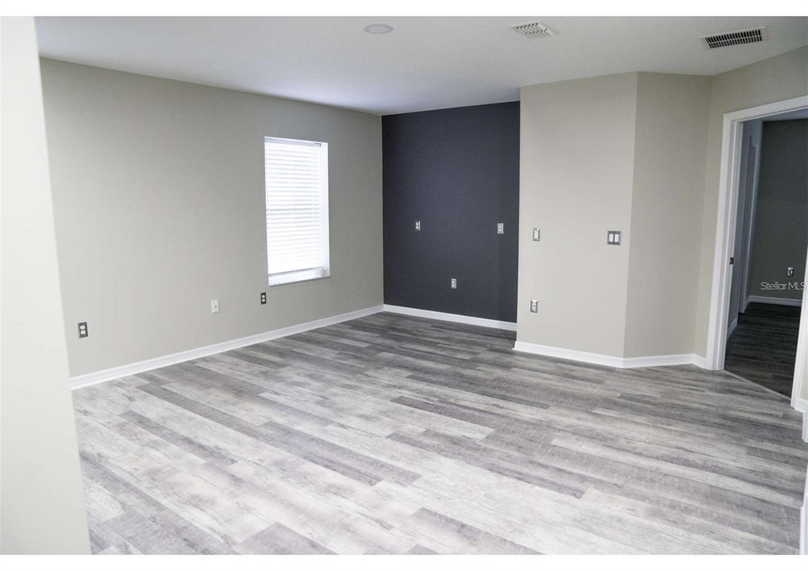 Image 9 of 18 For 4840 Poolside Drive