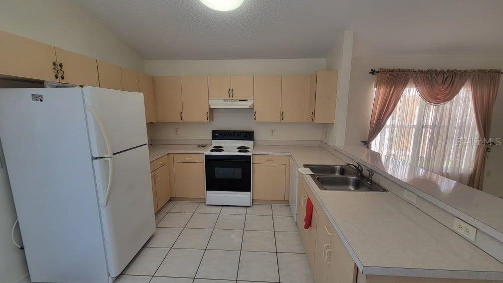 Image 11 of 33 For 2405 Condado Court