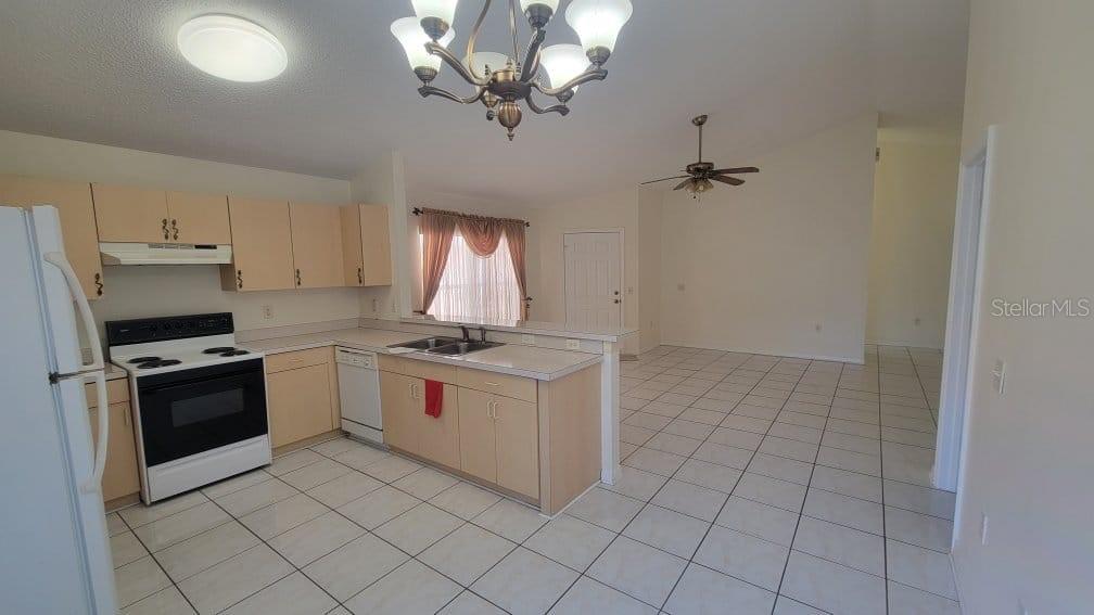 Image 12 of 33 For 2405 Condado Court